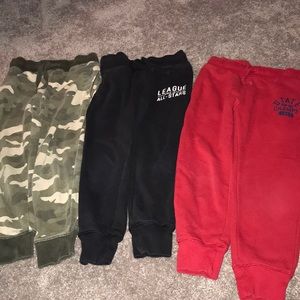 Super cute BUNDLE OF 3 Boy Sweatpants size 5-6